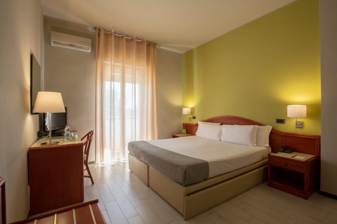 Hotel Riva Del Sole Giovinazzo Exterior photo